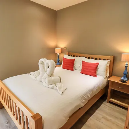 Abbots Reading Mews 1 度假居 *