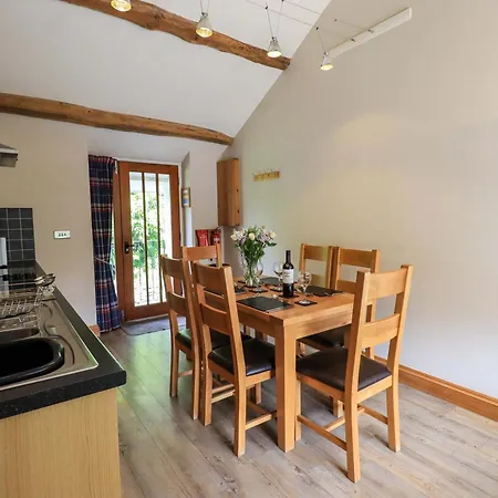 Abbots Reading Mews 1